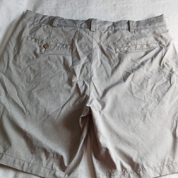 PGA Tour Light Beige Flat Front Shorts Size 36 - Picture 4 of 4